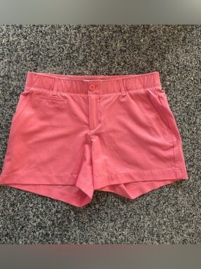 Under Armour NWOT Women’s Pink/Salmon Shorts Size 6